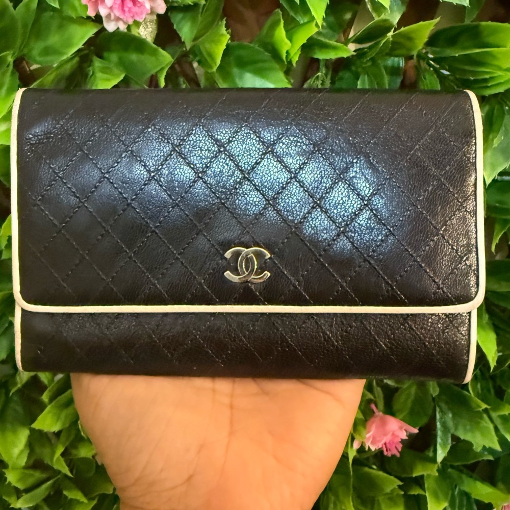 Chanel bi color black and cream quilted caviar wallet